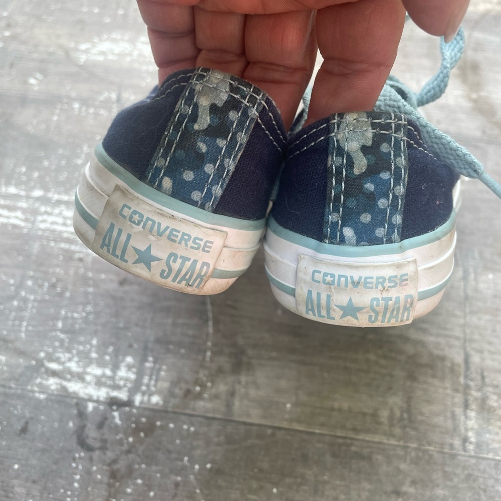 Little kids Converse size 10.5 - Picture 5 of 10